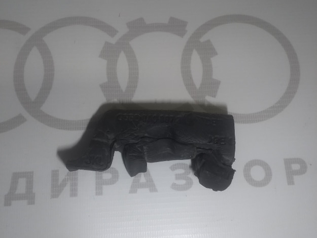 Уплотнитель для а/м с декоративной накладкой VAG 8A0867369 на Ауди 80 B4 купить с разборки в Самаре по цене 350 ₽