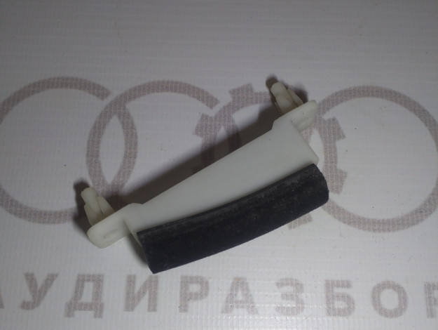Держатель VAG 4B0839527A на Ауди A4 B5 купить с разборки в Самаре по цене 600 ₽