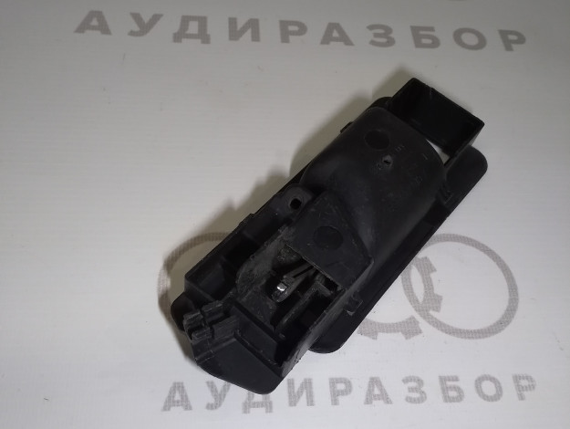Внутренняя ручка двери слева сзади VAG 893837019A на Ауди 80 B4 купить с разборки в Самаре по цене 1 500 ₽