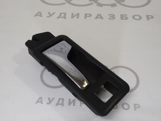 Внутренняя ручка двери слева сзади VAG 893837019A на Ауди 80 B4 купить с разборки в Самаре по цене 1 500 ₽