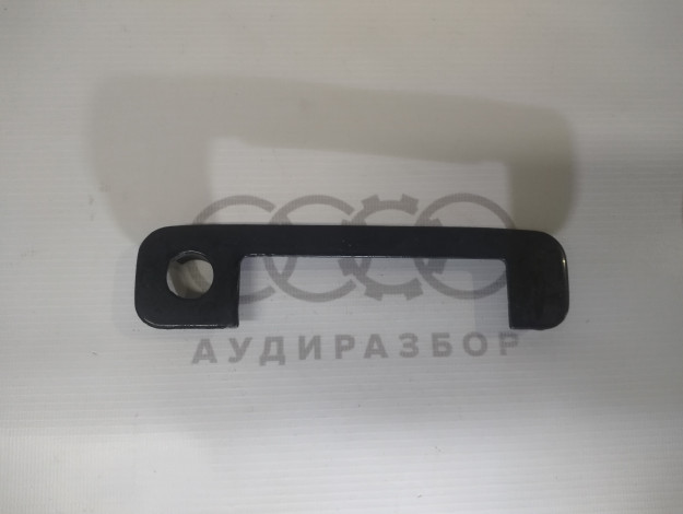 Накладка дверной ручки справа спереди снаружи VAG 893837240E на Ауди 80/90 B3 купить с разборки в Самаре по цене 500 ₽