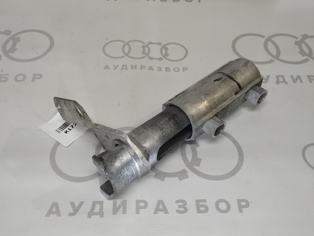 Кронштейн бампера слева сзади VAG 8A0807331E на Ауди 80 B4 купить с разборки в Самаре по цене 3 500 ₽