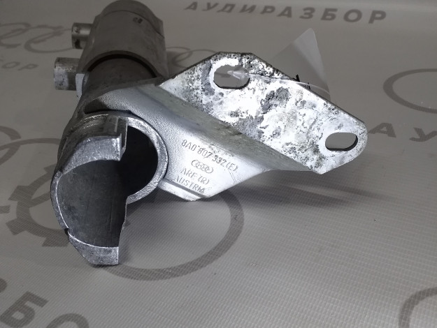 Кронштейн бампера справа сзади VAG 8A0807332E на Ауди 80 B4 купить с разборки в Самаре по цене 3 500 ₽