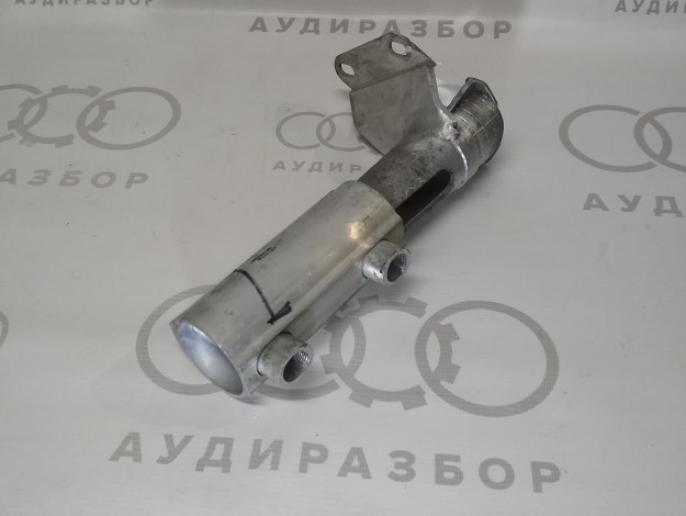 Кронштейн бампера справа сзади VAG 8A0807332E на Ауди 80 B4 купить с разборки в Самаре по цене 3 500 ₽