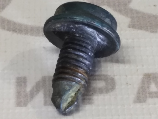 Винт с внутренним Torx M8X20,5 VAG 8A0837453C на Ауди 80 B4 купить с разборки в Самаре по цене 150 ₽