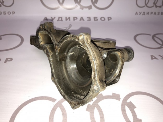 Корпус насоса водяного VAG 037121013A на Ауди 100 C3 купить с разборки в Самаре по цене 700 ₽