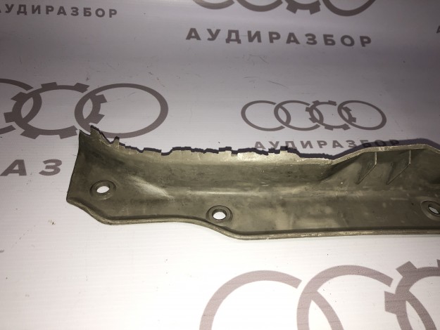 Накладка для кронштейна замка 893863485A на Ауди 80/90 B3 купить с разборки в Самаре по цене 300 ₽