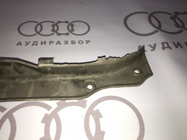 Накладка для кронштейна замка 893863485A на Ауди 80/90 B3 купить с разборки в Самаре по цене 300 ₽