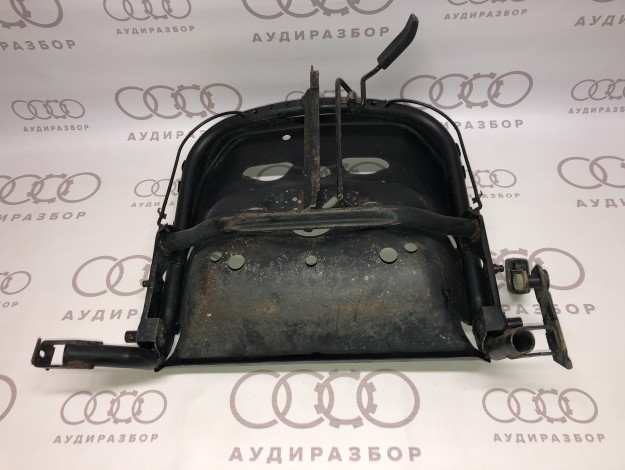 Каркас сиденья передний правое 443881106H на Ауди 100 C3 купить с разборки в Самаре по цене 800 ₽