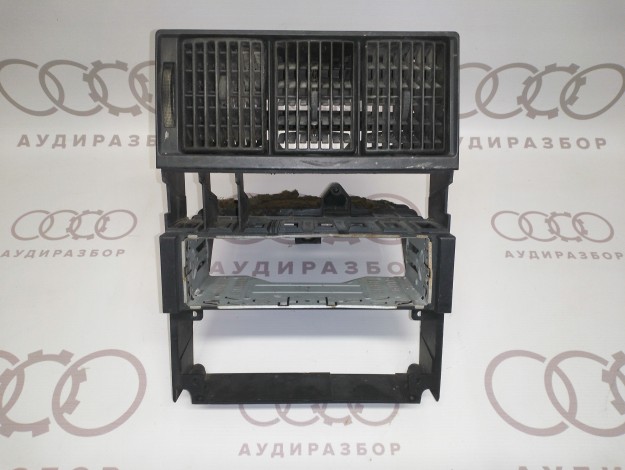 Рамка для дефлекторов VAG 8A1857007A на Ауди 80/90 B3 купить с разборки в Самаре по цене 1 000 ₽