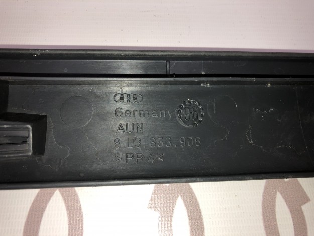 Накладка порога справа внутри 8L3853906 на Ауди A3 8L купить с разборки в Самаре по цене 1 200 ₽