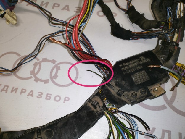 Жгут проводов для панели приборов 8A0971315A на Ауди 80 B4 купить с разборки в Самаре по цене 4 500 ₽