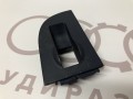 Гнездо для выключателя для электростеклоподъемников сзади справа 4B0959522 на Ауди A6 C5 купить с разборки в Самаре по цене 200 ₽