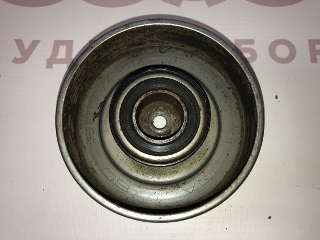 Ролик обводной поликлиновой ремень 078903341B на Ауди 100 C4 купить с разборки в Самаре по цене 600 ₽