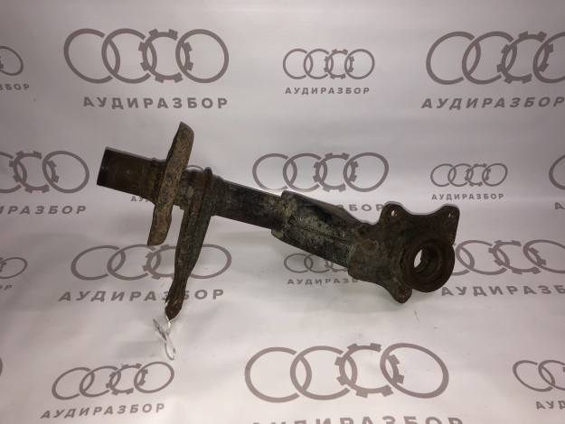 Поворотный кулак передний левый 893412025D на Ауди 80/90 B3 купить с разборки в Самаре по цене 3 000 ₽