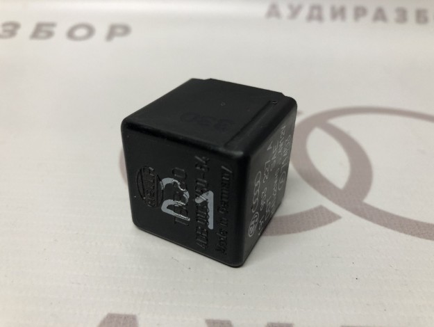 Pеле авар. свет. сигнализации VAG 191953227A на Ауди 100 C3 купить с разборки в Самаре по цене 250 ₽