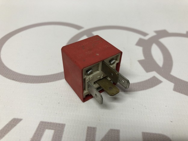Pеле с замыкающим контактом для а/м с подушкой 431951253F на Ауди 80/90 B3 купить с разборки в Самаре по цене 250 ₽
