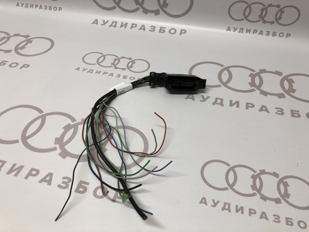 Корпус плоского разъема VAG 871906369 на Ауди 80/90 B3 купить с разборки в Самаре по цене 400 ₽