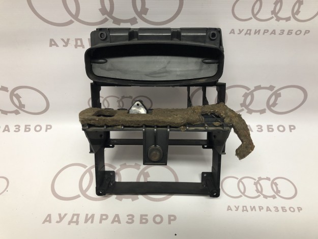 Рамка для дефлекторов VAG 893857007G 893857183 на Ауди 80 B4 купить с разборки в Самаре по цене 1 000 ₽