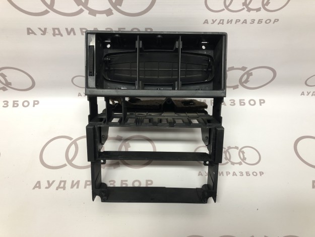 Рамка для дефлекторов VAG 893857007G 893857183 на Ауди 80 B4 купить с разборки в Самаре по цене 1 000 ₽