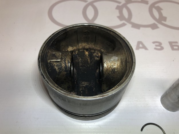 Поршень STD 82.465 VAG 048107065L на Ауди 80 B4 купить с разборки в Самаре по цене 800 ₽