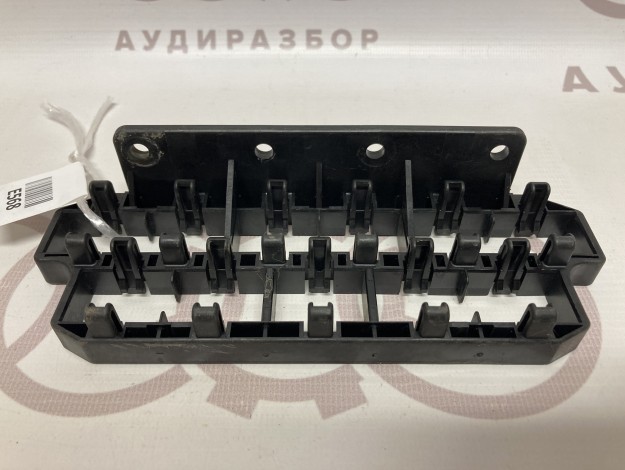 Кронштейн VAG 4A0937545B на Ауди 100 C4 купить с разборки в Самаре по цене 350 ₽