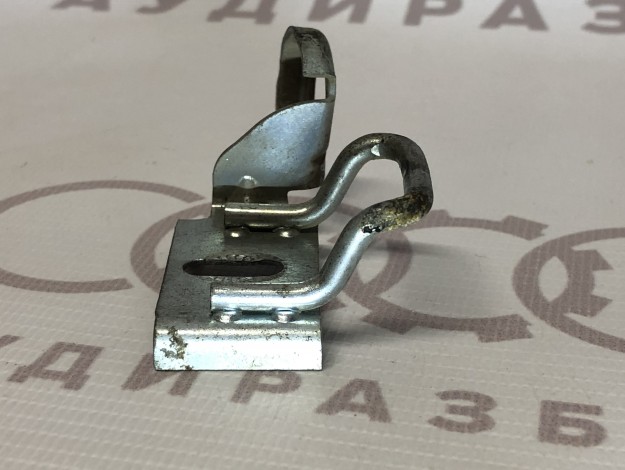 Опора VAG 893857133F на Ауди 80 B4 купить с разборки в Самаре по цене 200 ₽
