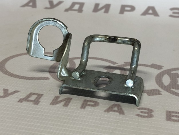 Опора VAG 893857133F на Ауди 80 B4 купить с разборки в Самаре по цене 200 ₽