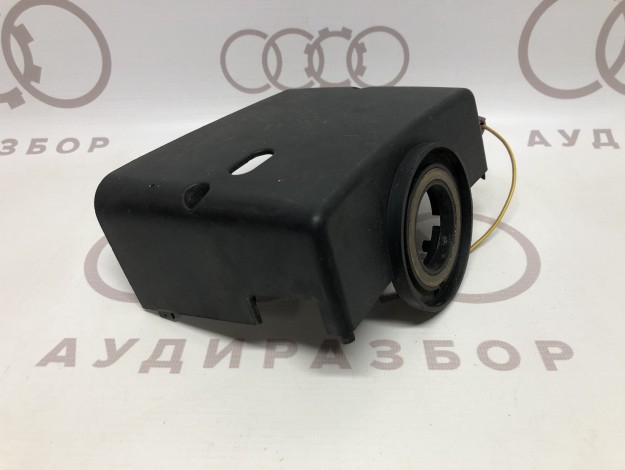 Облицовка нижняя часть VAG 893953516 на Ауди 80/90 B3 купить с разборки в Самаре по цене 400 ₽