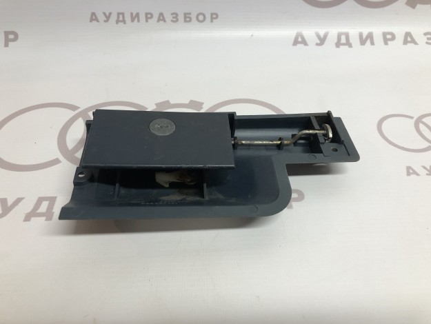 Заглушка VAG 893857131C 893857131G на Ауди 80/90 B3 купить с разборки в Самаре по цене 800 ₽