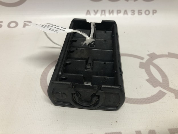Дефлектор воздуховода VAG 443819985B на Ауди 100 C3 купить с разборки в Самаре по цене 300 ₽