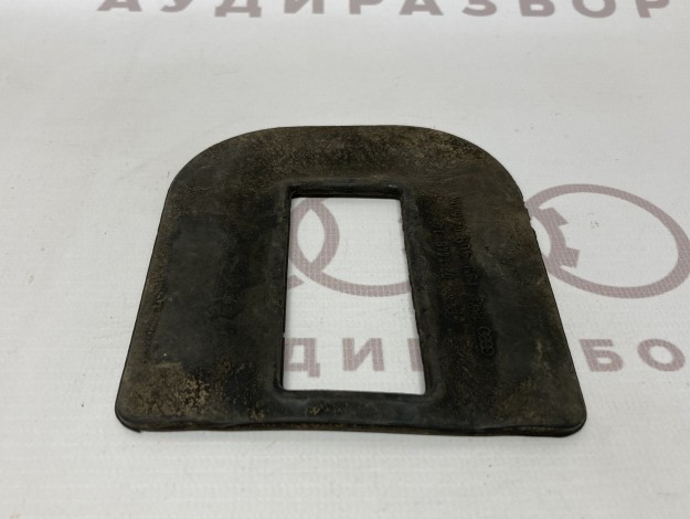 Крышка опоры двигателя правая VAG 893199469 на Ауди 80/90 B3 купить с разборки в Самаре по цене 300 ₽