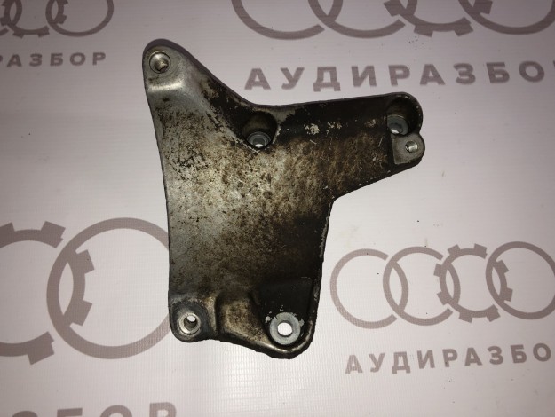 Кронштейн компрессора кондиционера 078260835F на Ауди A6 C5 купить с разборки в Самаре по цене 500 ₽