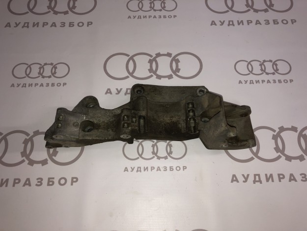Кронштейн генератора 06A903143H на Ауди A3 8L купить с разборки в Самаре по цене 1 500 ₽