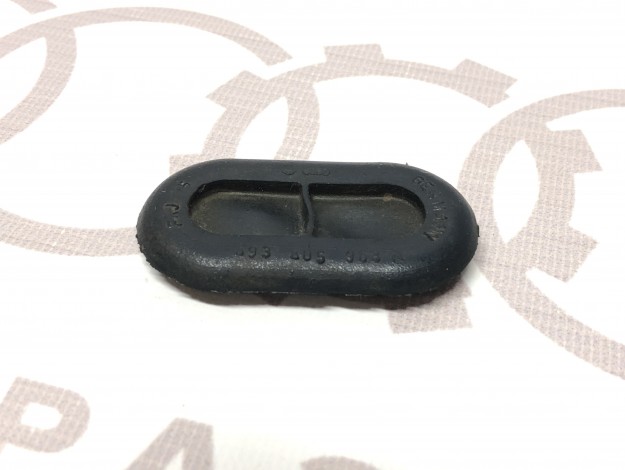 Заглушка VAG 893805963A на Ауди 100 C3 купить с разборки в Самаре по цене 150 ₽