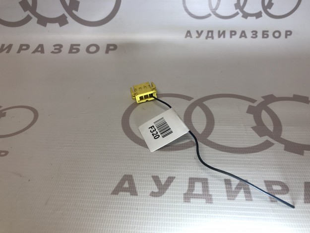 Корпус плоского разъема VAG 893971633 на Ауди A3 8L купить с разборки в Самаре по цене 150 ₽
