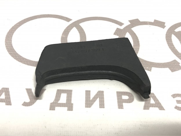 Уплотнитель слева сзади VAG 447867369 на Ауди 100 C3 купить с разборки в Самаре по цене 250 ₽