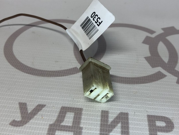 Корпус плоского разъема VAG 321941600 на Ауди 100 C3 купить с разборки в Самаре по цене 250 ₽