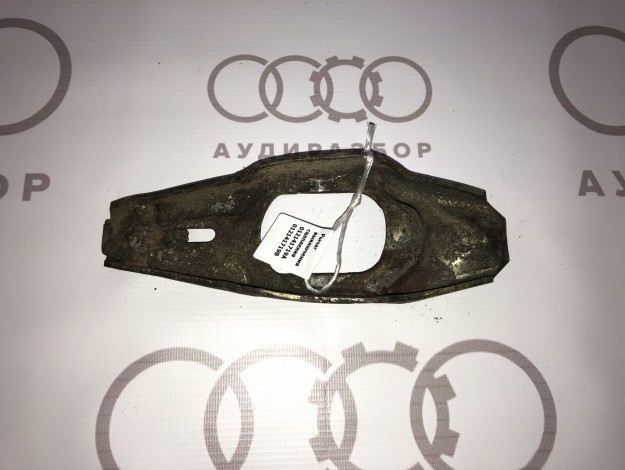 Pычаг выключения сцепления VAG 012141719A 012141719B на Ауди 80/90 B3 купить с разборки в Самаре по цене 500 ₽