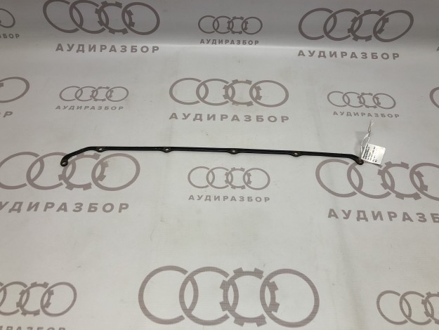 Накладка VAG 035103591D на Ауди 100 C4 купить с разборки в Самаре по цене 400 ₽