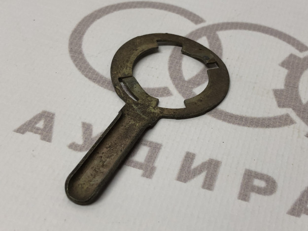 Запирающий элемент вращающ. лев. VAG 893837275A на Ауди 80/90 B3 купить с разборки в Самаре по цене 250 ₽