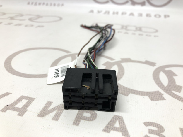 Корпус плоского разъема VAG 4A0972245 на Ауди A4 B5 купить с разборки в Самаре по цене 400 ₽