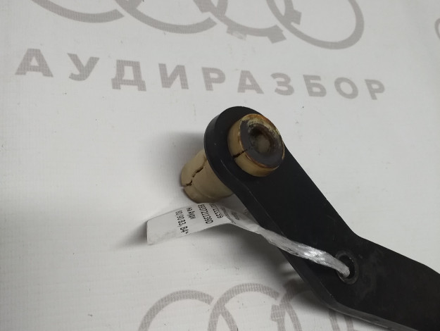 Педаль тормоза VAG 8G1721139 893721139D на Ауди 80 B4 купить с разборки в Самаре по цене 300 ₽