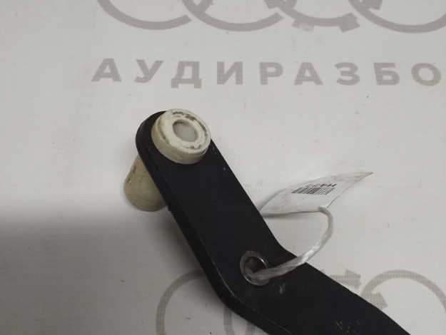 Педаль тормоза VAG 8G1721139 893721139D на Ауди 80/90 B3 купить с разборки в Самаре по цене 500 ₽