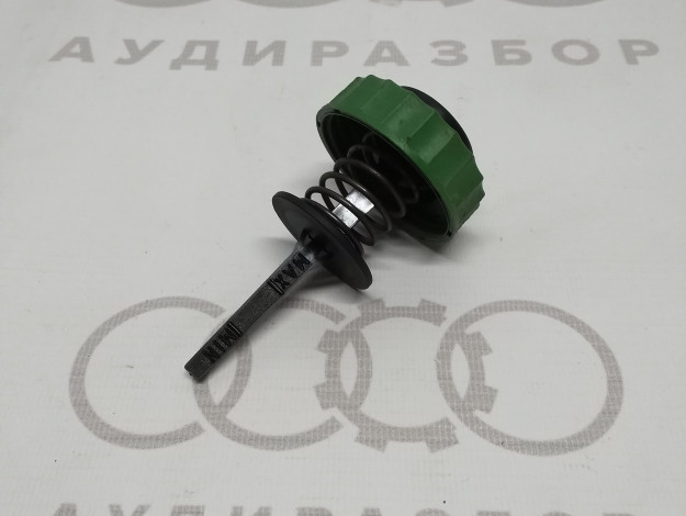 Крышка бачка гидроусилителя руля VAG 893422377 на Ауди 80/90 B3 купить с разборки в Самаре по цене 500 ₽