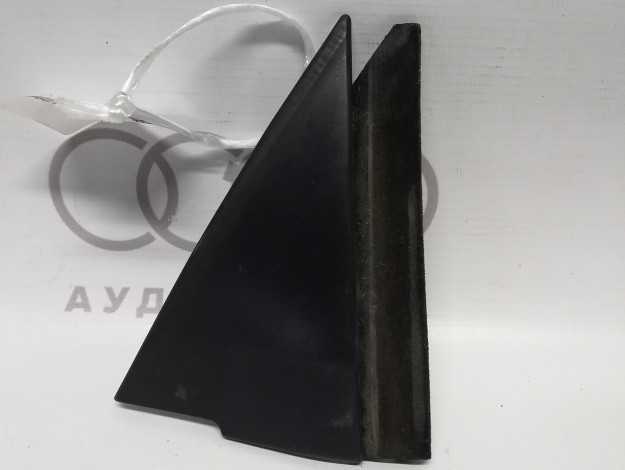 Накладка справа снаружи VAG 893853274 на Ауди 80/90 B3 купить с разборки в Самаре по цене 350 ₽
