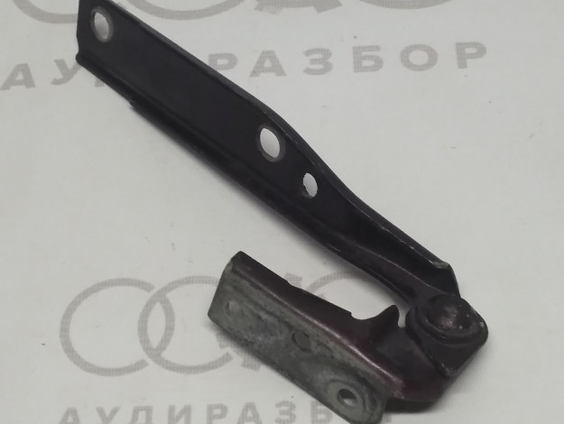 Петля капота правая VAG 4A0823302B на Ауди 100 C4 купить с разборки в Самаре по цене 500 ₽