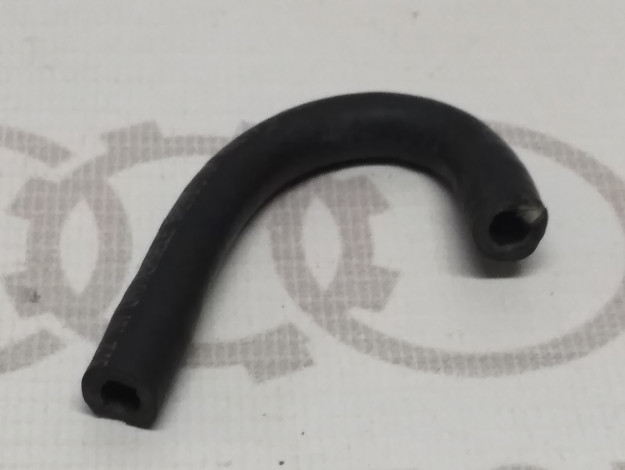 Шланг 100MM VAG 059130329 на Ауди A6 C5 купить с разборки в Самаре по цене 200 ₽