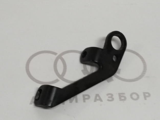 Проушина VAG 078103067BQ 078103265DX на Ауди A4 B5 купить с разборки в Самаре по цене 500 ₽