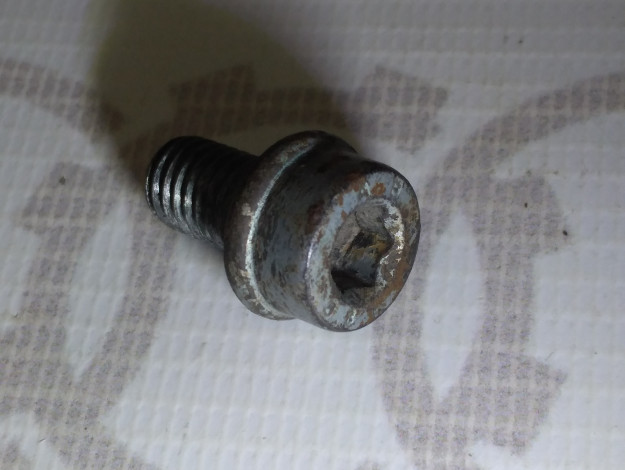 Винт M8X14 VAG N90308607 N90308605 на Ауди 80 B4 купить с разборки в Самаре по цене 100 ₽